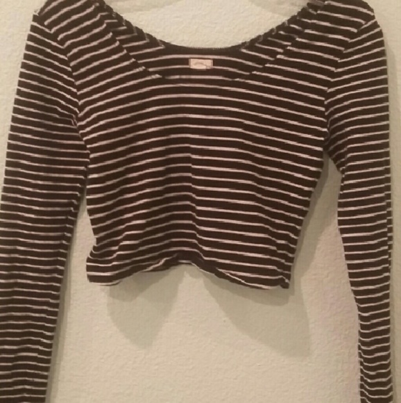 Stripped long sleeve crop top