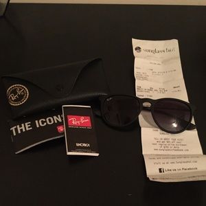 Ray-ban black matte erikas