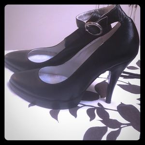 Steve Madden Mary Jane pumps