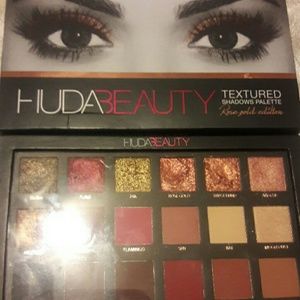 Authentic huda beauty rose gold palette