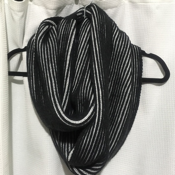 Infinity scarf