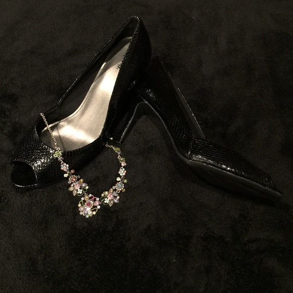 ~~ The ladies Friday night out pumps ~~