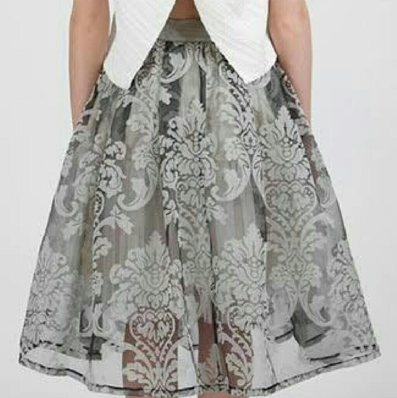 NOVELTY FULL SKIRT - Picture 2 of 3