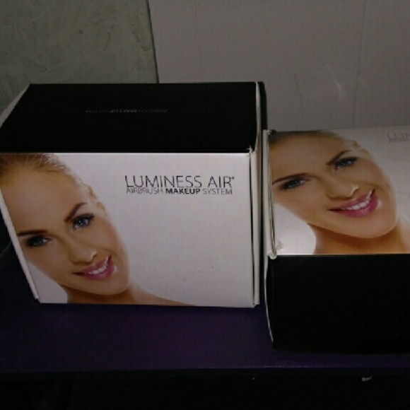 2 luminess air sprayon make up kit almost new - Picture 1 of 4