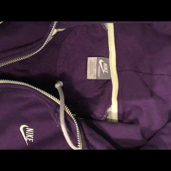 Purple color block NIKE zip hoodie 💜 - Picture 2 of 3