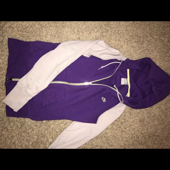 Purple color block NIKE zip hoodie 💜 - Picture 3 of 3