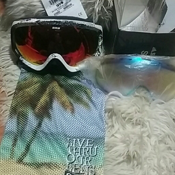 Spy + Soldier White pop Sider with extra lens