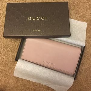 GUCCI Soft Calf Continental Wallet
