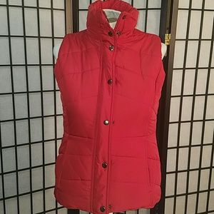 Women New York & Company Puffer Vest Red