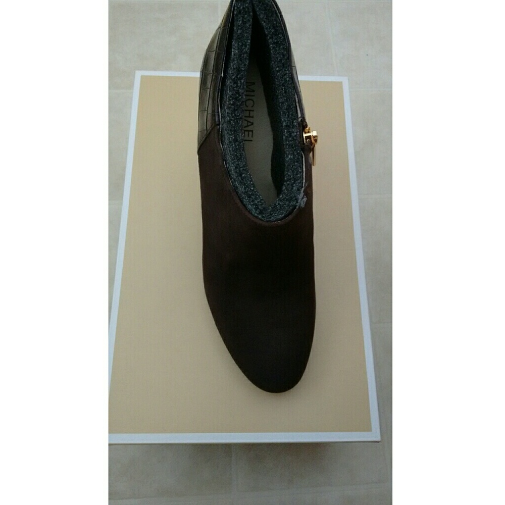 New! MICHAEL KORS Bootie Suede Croc Ankle Boots - Picture 5 of 8