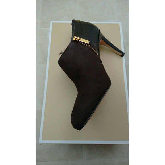 New! MICHAEL KORS Bootie Suede Croc Ankle Boots - Picture 7 of 8