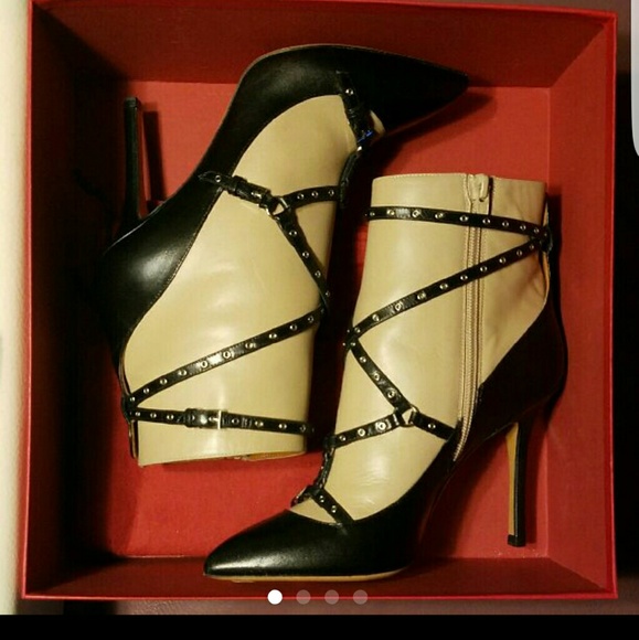Valentino Garavani "Love Latch" boots