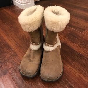 UGG Australia Big Girls boots size 4