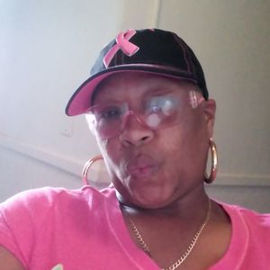 Meet your Posher, Dee dee