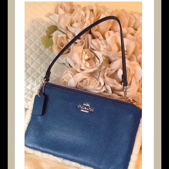 NWT COACH slate blue Leather shearling WRISTLET