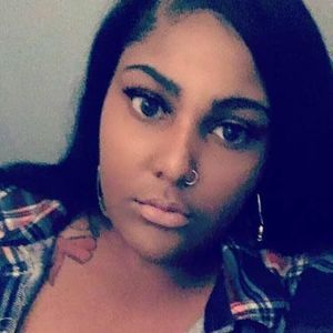 Meet your Posher, Lola