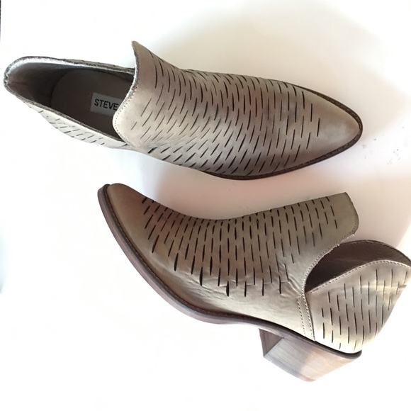 Steve Madden Shoes - NEW STEVE MADDEN tan leather ankle boots booties 8