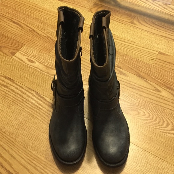 Charcoal gray scrunch boots with buckle!