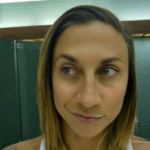 Meet your Posher, Jobeth