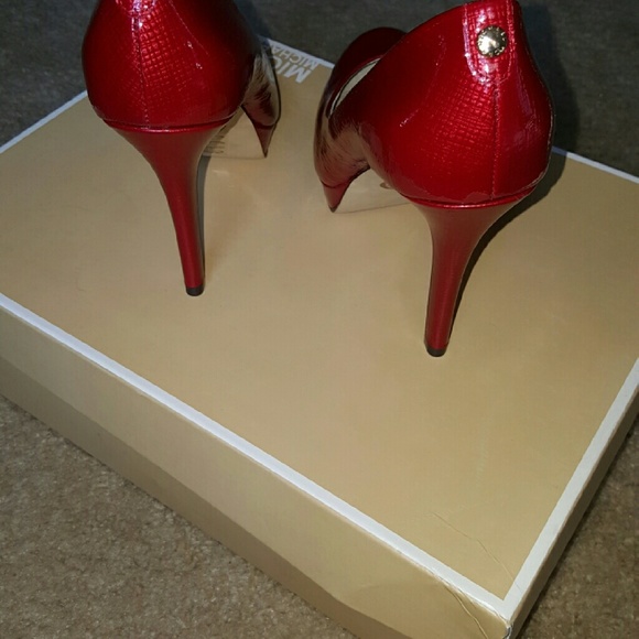 Shoes size 7
