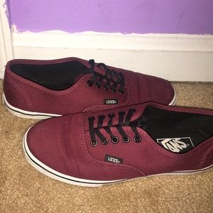 Burgundy vans (men size 6) (women size 7.5)