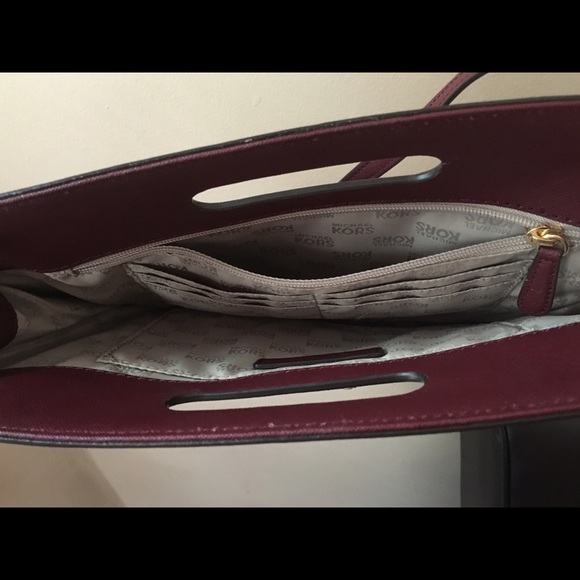 M.kors ! NEW. - Picture 3 of 4