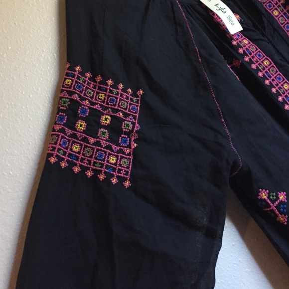 NWT Kyla Seo Embroidered Woven Blouse - Picture 3 of 4