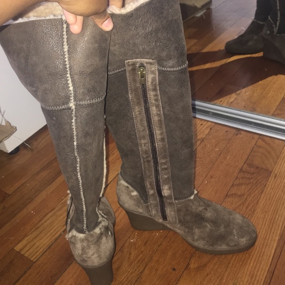UGG boots - Picture 1 of 4