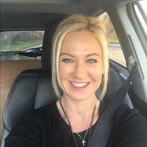 Meet your Posher, Elizabeth