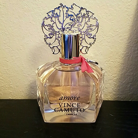 Vince Camuto, Amore