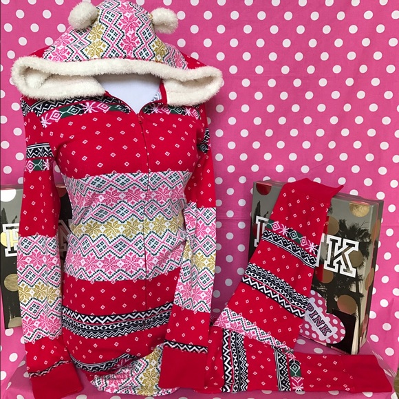 🆕NWT VS Fireside hooded Sherpa onesie - Picture 3 of 4