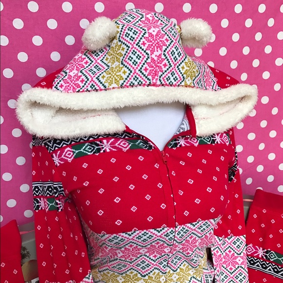 🆕NWT VS Fireside hooded Sherpa onesie - Picture 4 of 4