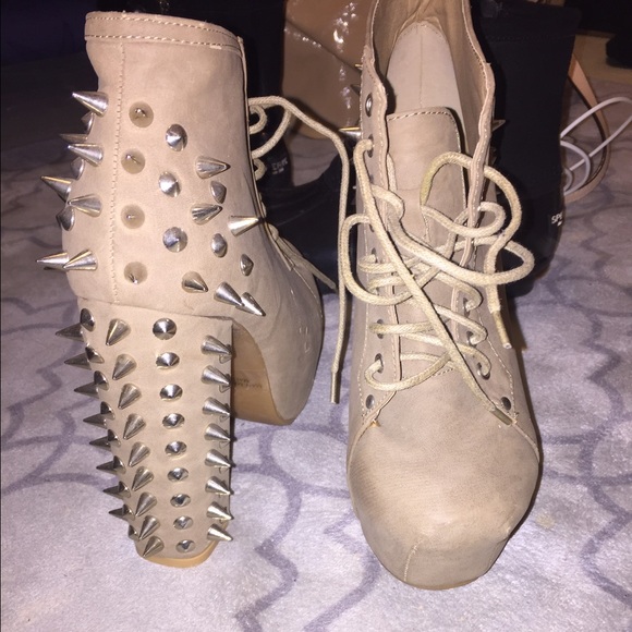 Perfect condition heels! - Picture 4 of 4