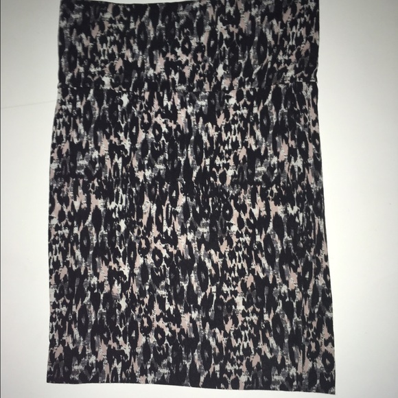 Women's Tight Skirt - Picture 1 of 2