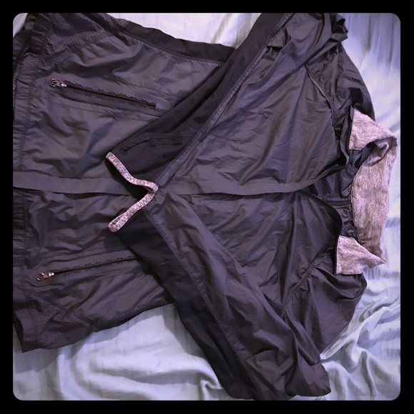 Lululemon lightweight jacket