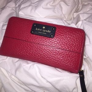 kate spade red wallet!❤️