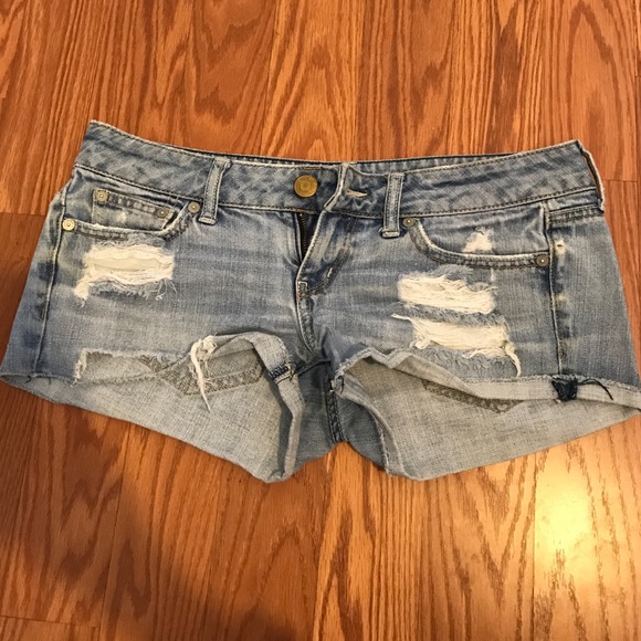 American eagle distressed denim shorts