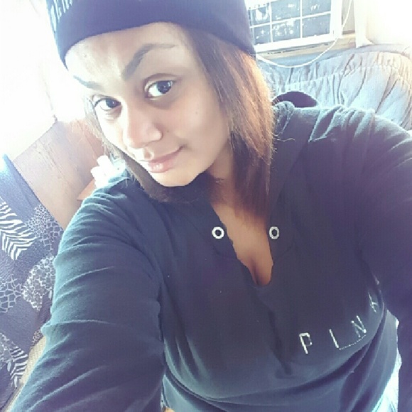 Meet your Posher, Tabitha - Picture 1 of 1