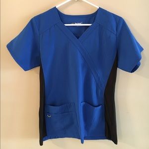 Wink four stretch scrub top