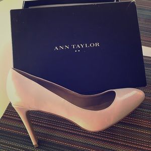 Ann Taylor Madie Almond Pump 9.5 brand NEW w' box