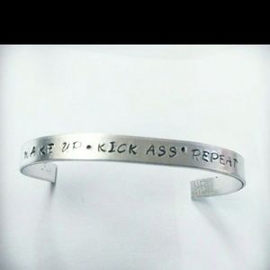 Bracelet  (one size)