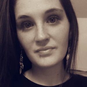 Meet your Posher, Cynthia