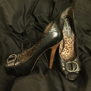 Jessica Simpson heels Ithika