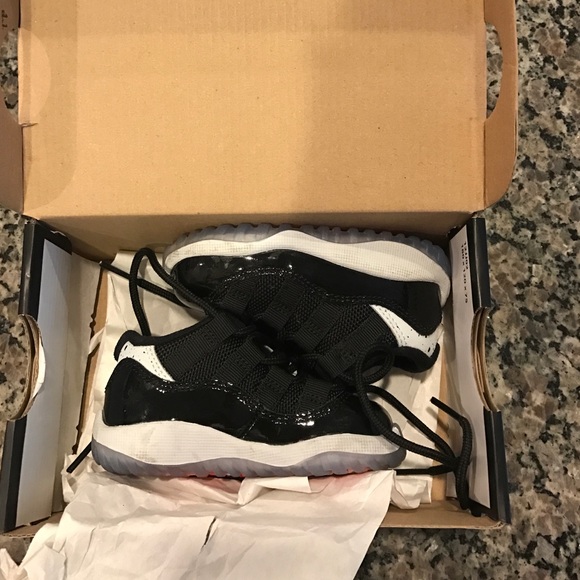 Jordan 11 retro low 4c *for baby