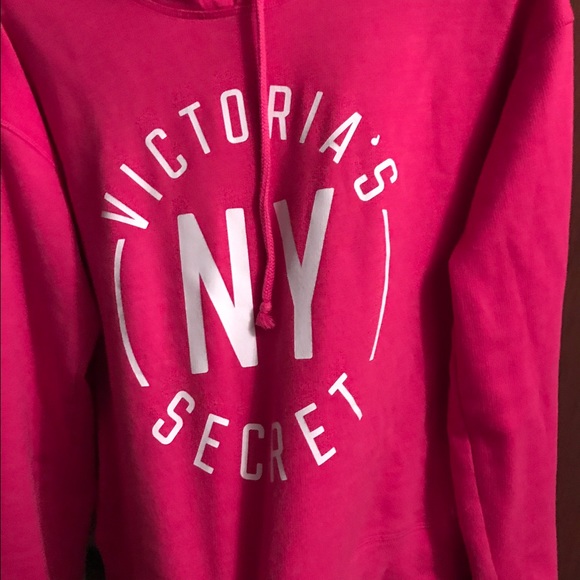 Victoria Secret - Picture 3 of 4