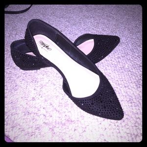 Black pointed toe shoes (size 7.5)