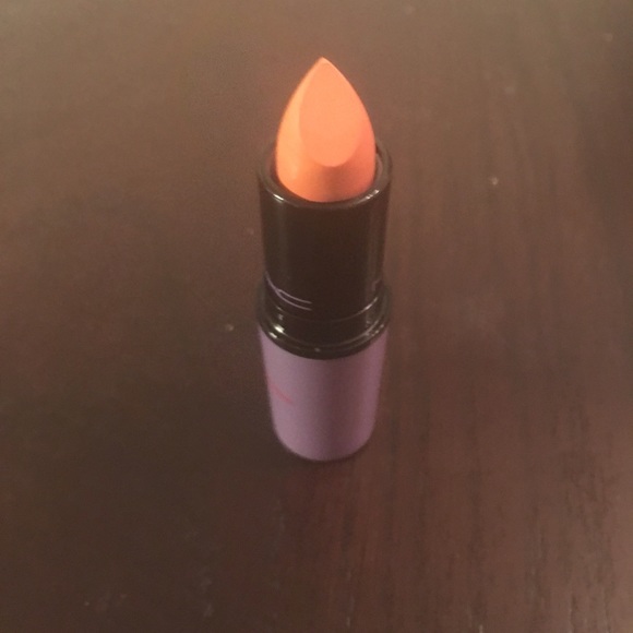 Limited edition Kelly Osborne lipstick