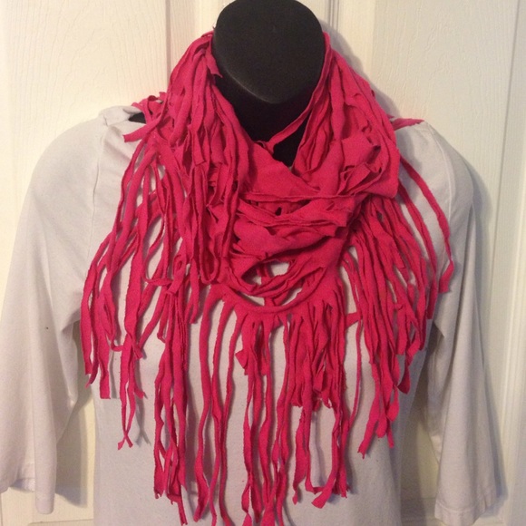Hot pink fringe infinity scarf - Picture 1 of 2