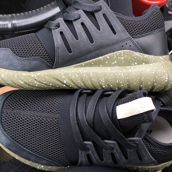 Adidas tubular - custom black / olive - size 8