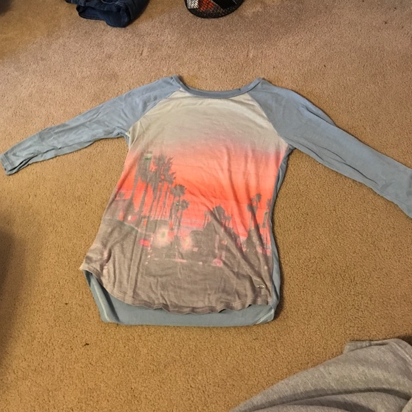 American Eagle tshirt